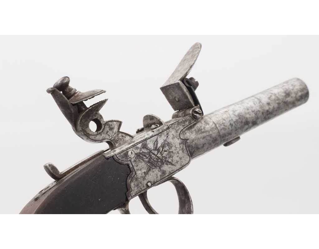 Armes de Poing PISTOLET A SILEX DE GOUSSET DIT DE VOYAGE A BALLE FORCEE CALIBRE 10.2MM J.G JONES {PRODUCT_REFERENCE} - 7