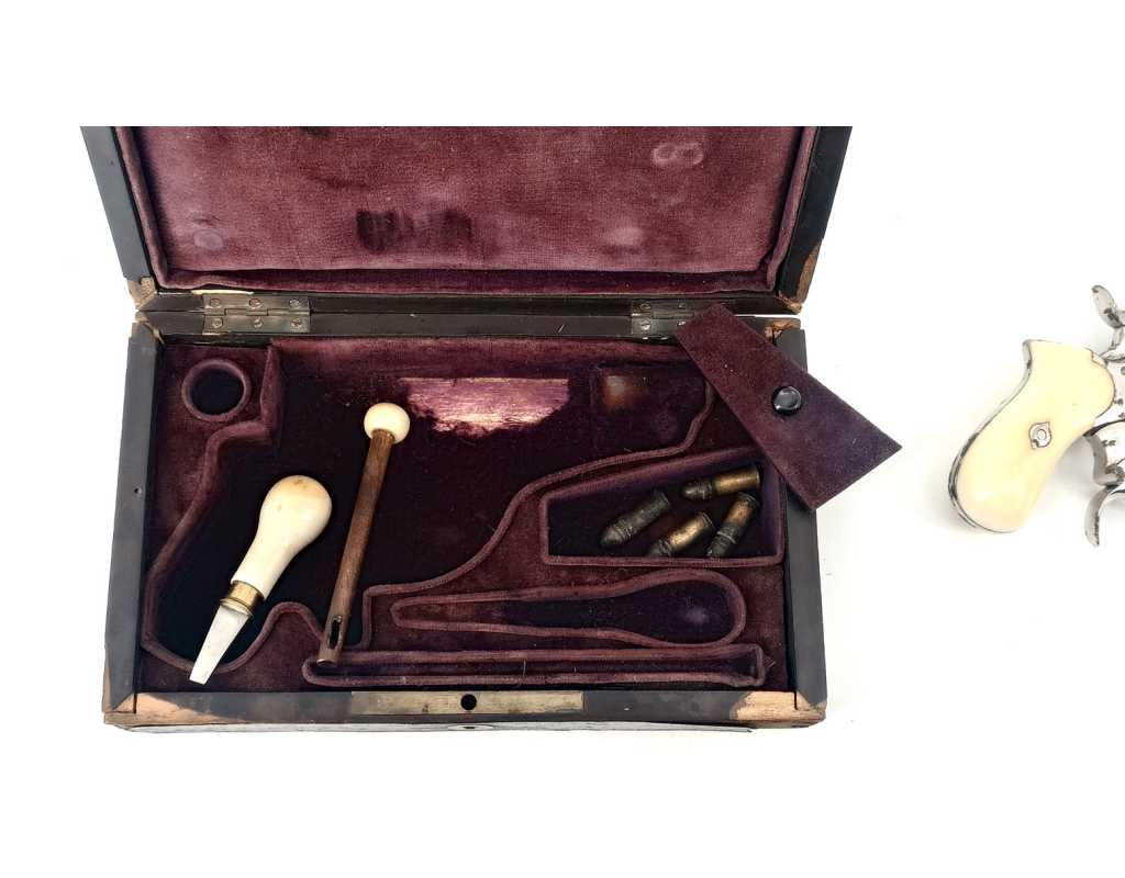 Armes de Poing REVOLVER GALAND PARIS 1868 CALIBRE 7MM PERCUSSION CENTRALE - FRANCE XIXè {PRODUCT_REFERENCE} - 2