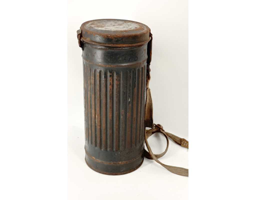Militaria WW2 BOÎTIER DE MASQUE ANTI - GAZ LUFT NOMINATIF DE 1943 - COMBAT VOSGES 1944 {PRODUCT_REFERENCE} - 1