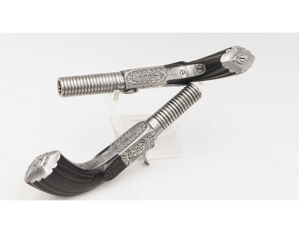 Armes de Poing PAIRE DE PISTOLETS DE VOYAGE À PERCUSSION CALIBRE 10MM - 3