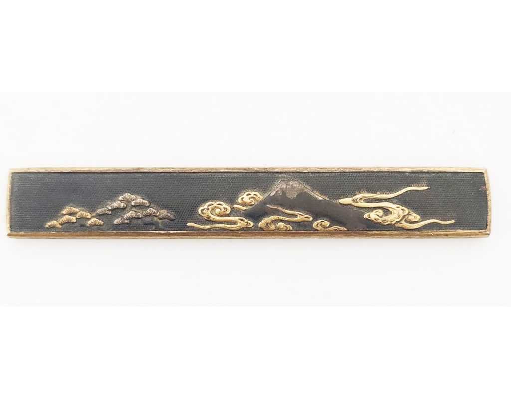 Art du Japon KOZUKA ACCESSOIRE DE SABRE JAPONAIS MONT FUJI ET PINS - 1