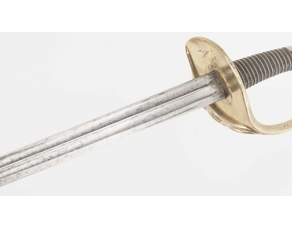 Armes Blanches SABRE TROUPE CAVALERIE DES DRAGONS MODÈLE 1854 Mre ARMES CHATELLERAULT 1880 - FRANCE SECOND EMPIRE - 15