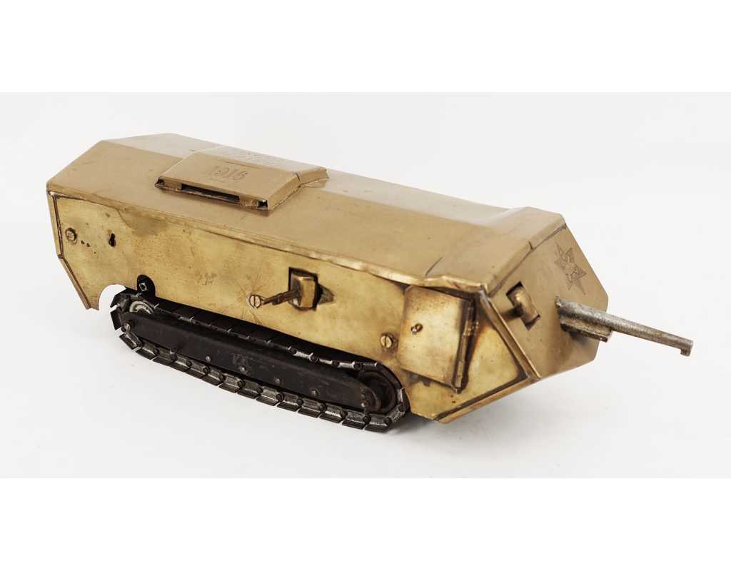 Antiquités JOUET MÉCANIQUE MARQUETTE DU CHAR SAINT CHAMOND 1916 - FRANCE début XXè - 7