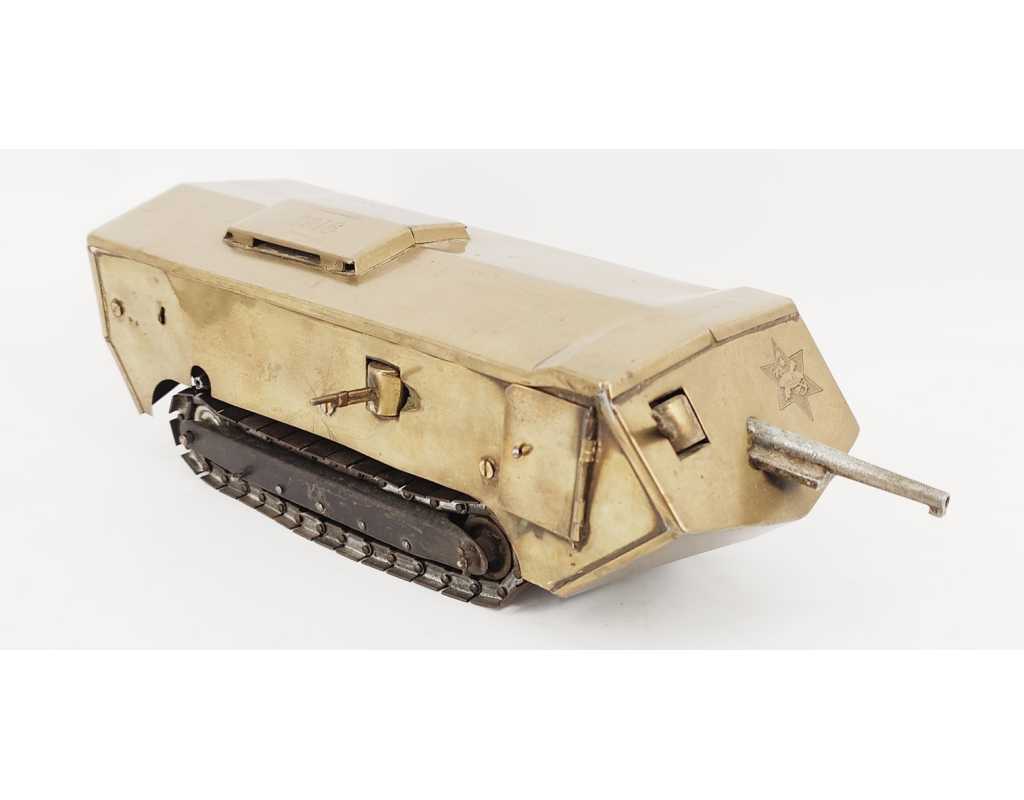 Antiquités JOUET MÉCANIQUE MARQUETTE DU CHAR SAINT CHAMOND 1916 - FRANCE début XXè - 1