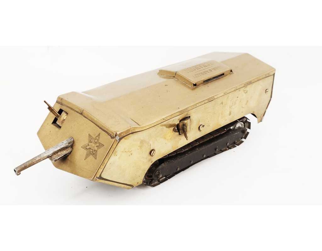 Antiquités JOUET MÉCANIQUE MARQUETTE DU CHAR SAINT CHAMOND 1916 - FRANCE début XXè - 2
