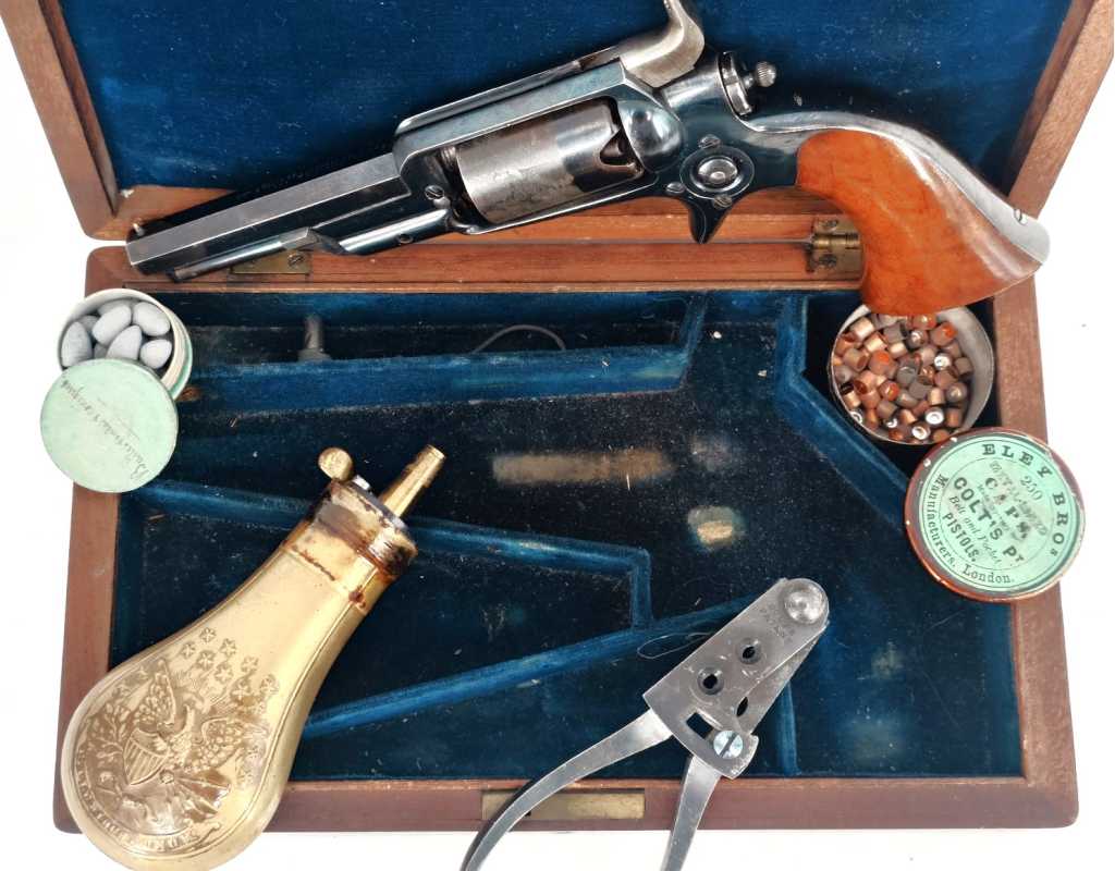 Armes de Poing CIVIL WAR REVOLVER COLT ROOTS SIDEHAMMER MODÈLE 1855 SIDE HAMMER POCKET Calibre 28 EN COFFRET AVEC NOTICE USA