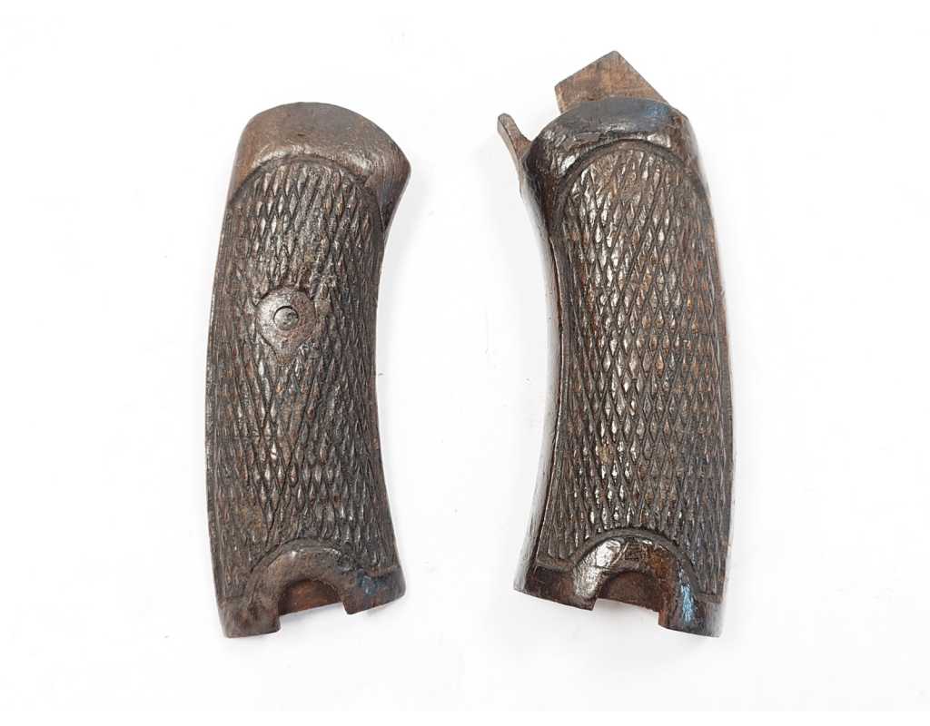 Pièces Détachées PAIRE DE PLAQUETTES AVEC VIS POUR REVOLVER MAS MODÈLE 1892 CALIBRE 8MM LEBEL - 1