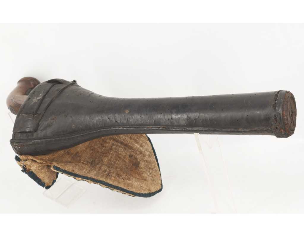 Armes de Poing IMPOSANT PISTOLET DE CAVALIER À SILEX SIGNÉ COULAUX DE VERO À MAICHE EN FRANCHE COMTÉ FRANCE 1720 - 1740 049880-1