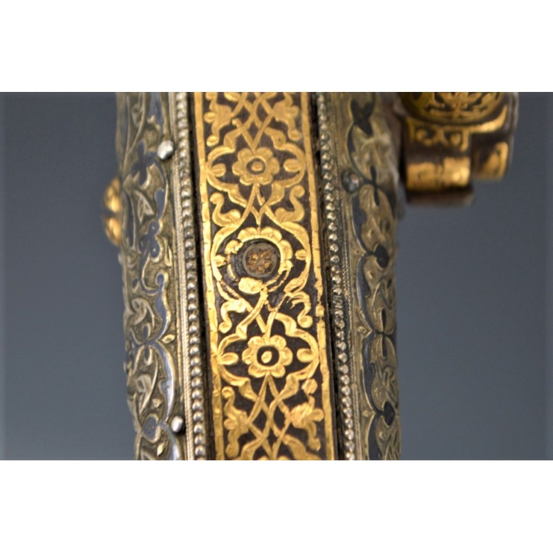 Catalogue Magasin EXCEPTIONNEL PISTOLET TCHERKESSE DE LUXE A SILEX CAUCASIEN COSAQUE PLATINE MORLAK DAMAS OR ARGENT XIXè {PRODUC