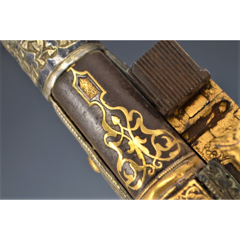 Catalogue Magasin EXCEPTIONNEL PISTOLET TCHERKESSE DE LUXE A SILEX CAUCASIEN COSAQUE PLATINE MORLAK DAMAS OR ARGENT XIXè {PRODUC