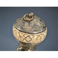 Catalogue Magasin EXCEPTIONNEL PISTOLET TCHERKESSE DE LUXE A SILEX CAUCASIEN COSAQUE PLATINE MORLAK DAMAS OR ARGENT XIXè {PRODUC