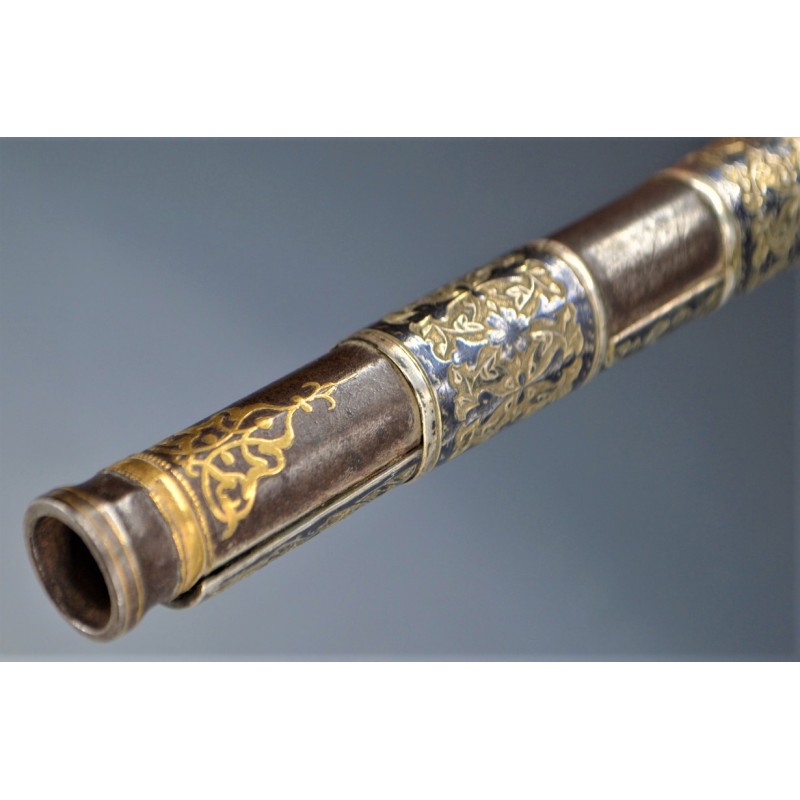 Catalogue Magasin EXCEPTIONNEL PISTOLET TCHERKESSE DE LUXE A SILEX CAUCASIEN COSAQUE PLATINE MORLAK DAMAS OR ARGENT XIXè {PRODUC