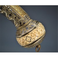 Catalogue Magasin EXCEPTIONNEL PISTOLET TCHERKESSE DE LUXE A SILEX CAUCASIEN COSAQUE PLATINE MORLAK DAMAS OR ARGENT XIXè {PRODUC