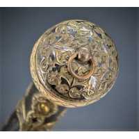 Catalogue Magasin EXCEPTIONNEL PISTOLET TCHERKESSE DE LUXE A SILEX CAUCASIEN COSAQUE PLATINE MORLAK DAMAS OR ARGENT XIXè {PRODUC