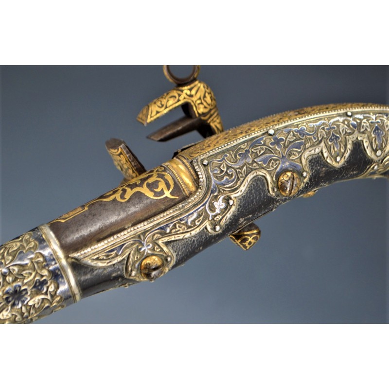 Catalogue Magasin EXCEPTIONNEL PISTOLET TCHERKESSE DE LUXE A SILEX CAUCASIEN COSAQUE PLATINE MORLAK DAMAS OR ARGENT XIXè {PRODUC