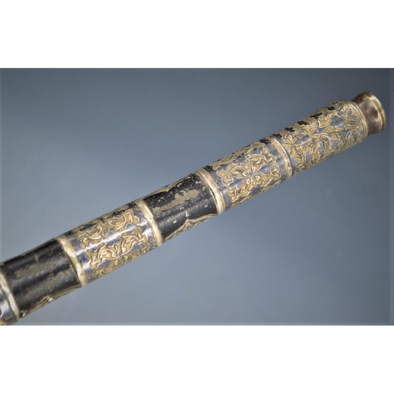 Catalogue Magasin EXCEPTIONNEL PISTOLET TCHERKESSE DE LUXE A SILEX CAUCASIEN COSAQUE PLATINE MORLAK DAMAS OR ARGENT XIXè {PRODUC