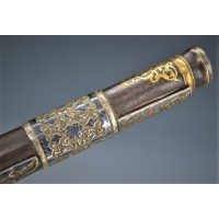 Catalogue Magasin EXCEPTIONNEL PISTOLET TCHERKESSE DE LUXE A SILEX CAUCASIEN COSAQUE PLATINE MORLAK DAMAS OR ARGENT XIXè {PRODUC