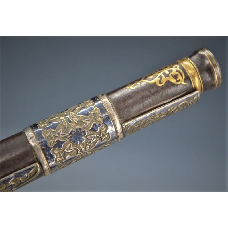 Catalogue Magasin EXCEPTIONNEL PISTOLET TCHERKESSE DE LUXE A SILEX CAUCASIEN COSAQUE PLATINE MORLAK DAMAS OR ARGENT XIXè {PRODUC