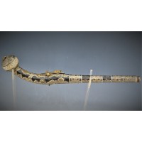 Catalogue Magasin EXCEPTIONNEL PISTOLET TCHERKESSE DE LUXE A SILEX CAUCASIEN COSAQUE PLATINE MORLAK DAMAS OR ARGENT XIXè {PRODUC