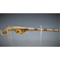 Catalogue Magasin EXCEPTIONNEL PISTOLET TCHERKESSE DE LUXE A SILEX CAUCASIEN COSAQUE PLATINE MORLAK DAMAS OR ARGENT XIXè {PRODUC
