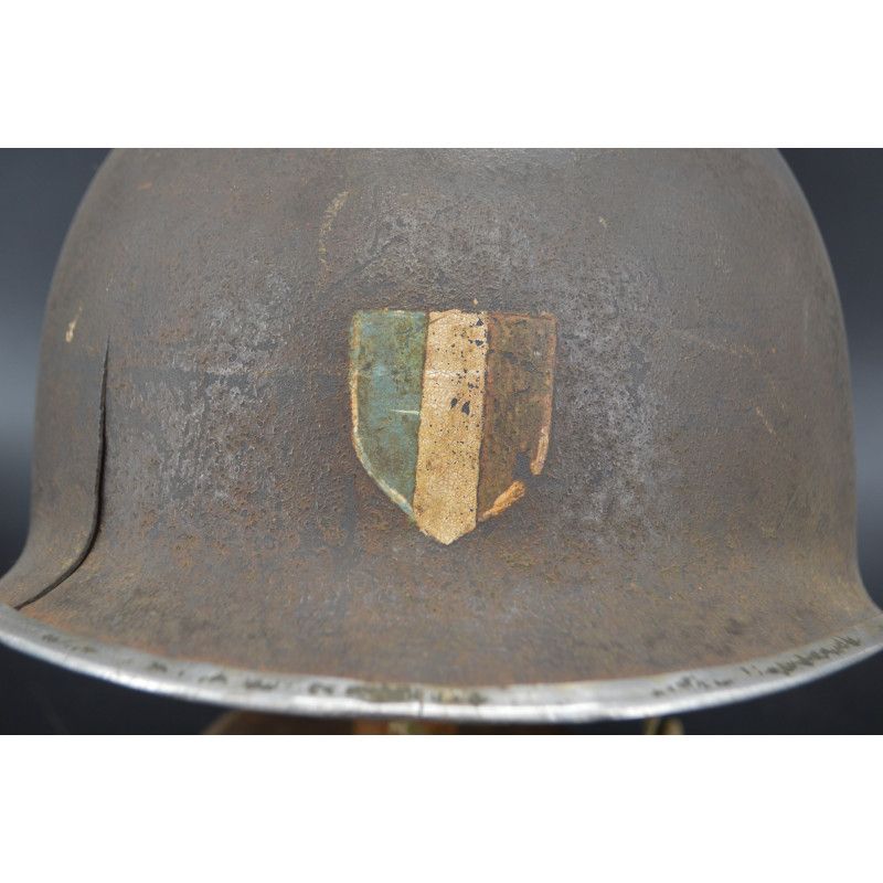 Militaria CASQUE US M1 A1 TROUPES FRANCAISES RESISTANTE VOSGES HIVER 1944 INSIGNE SECTION CIRCULATION - USA / FRANCE Seconde Gue