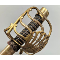 Catalogue Magasin SABRE DES OFFICIERS DE DRAGONS  MODELE 1784 EN USAGE JUSQU'A L'EMPIRE 1804 - France ANCIENNE MONARCHIE 0576-16