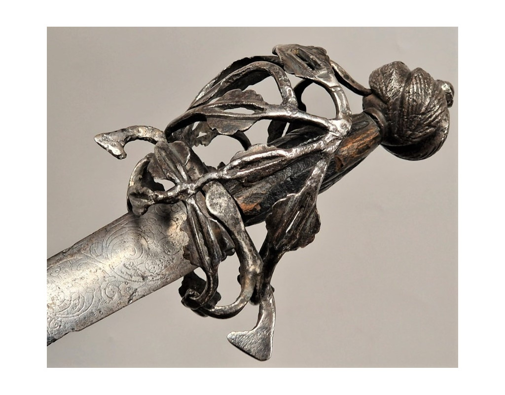 Armes Blanches FORTE EPEE DE CAVALERIE DITES SCHIAVONES GUERRE DE 30 ANS 1618-1648 - FRANCE ESPAGNE HOLLAND XVIIè {PRODUCT_REFER