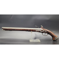 Armes de Poing SOBRE et ELEGANT LONG  PISTOLET A SILEX en Fer Signé PAUPHILE à LION vers 1700 Louis XIV  -  FRANCE ANCIENNE MONA