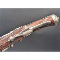 Armes de Poing SOBRE et ELEGANT LONG  PISTOLET A SILEX en Fer Signé PAUPHILE à LION vers 1700 Louis XIV  -  FRANCE ANCIENNE MONA