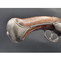 Armes de Poing SOBRE et ELEGANT LONG  PISTOLET A SILEX en Fer Signé PAUPHILE à LION vers 1700 Louis XIV  -  FRANCE ANCIENNE MONA