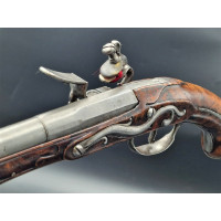 Armes de Poing SOBRE et ELEGANT LONG  PISTOLET A SILEX en Fer Signé PAUPHILE à LION vers 1700 Louis XIV  -  FRANCE ANCIENNE MONA