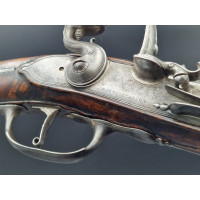 Armes de Poing SOBRE et ELEGANT LONG  PISTOLET A SILEX en Fer Signé PAUPHILE à LION vers 1700 Louis XIV  -  FRANCE ANCIENNE MONA