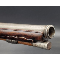 Armes de Poing SOBRE et ELEGANT LONG  PISTOLET A SILEX en Fer Signé PAUPHILE à LION vers 1700 Louis XIV  -  FRANCE ANCIENNE MONA