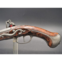 Armes de Poing SOBRE et ELEGANT LONG  PISTOLET A SILEX en Fer Signé PAUPHILE à LION vers 1700 Louis XIV  -  FRANCE ANCIENNE MONA