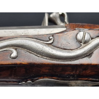 Armes de Poing SOBRE et ELEGANT LONG  PISTOLET A SILEX en Fer Signé PAUPHILE à LION vers 1700 Louis XIV  -  FRANCE ANCIENNE MONA