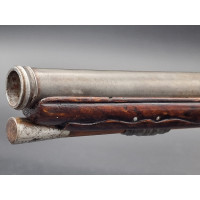 Armes de Poing SOBRE et ELEGANT LONG  PISTOLET A SILEX en Fer Signé PAUPHILE à LION vers 1700 Louis XIV  -  FRANCE ANCIENNE MONA