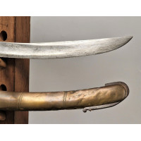 Armes Blanches SABRE D'UN OFFICIER DES HUSSARDS EVOLUTION DU MODELE REGLEMENTAIRE DE 1752 PROCHE DU MODELE 1776 - FRANCE ANCIEN 