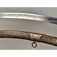 Armes Blanches SABRE D'UN OFFICIER DES HUSSARDS EVOLUTION DU MODELE REGLEMENTAIRE DE 1752 PROCHE DU MODELE 1776 - FRANCE ANCIEN 
