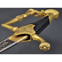 Armes Blanches SABRE DE LUXE SIGNÉ BOUTET A VERSAILLES D'OFFICIERS SUPERIEURS EN TENUE A CHEVAL - FRANCE CONSULAT 1801 {PRODUCT_