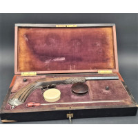 Armes de Poing FLOBERT INVENTEUR BREVETE A PARIS  COFFRET PISTOLET DE TIR DE SALON CALIBRE 22 Flobert ANNULAIRE - FRANCE XIXè {P