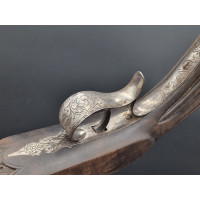 Armes de Poing FLOBERT INVENTEUR BREVETE A PARIS  COFFRET PISTOLET DE TIR DE SALON CALIBRE 22 Flobert ANNULAIRE - FRANCE XIXè {P