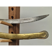 Armes Blanches SABRE DES HUSSARDS  Modèle 1776 - An IV de 1793 à 1799 Troupe Cavalerie  -  France Révolution Premier Empire {PRO