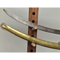 Armes Blanches SABRE DES HUSSARDS  Modèle 1776 - An IV de 1793 à 1799 Troupe Cavalerie  -  France Révolution Premier Empire {PRO