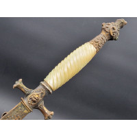 Coutellerie BELLE DAGUE DE CEINTURE  OU DE CHEVET  STYLET  ROMANTIQUE  NACRE TORSADE - FRANCE XIXè {PRODUCT_REFERENCE} - 4