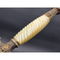 Coutellerie BELLE DAGUE DE CEINTURE  OU DE CHEVET  STYLET  ROMANTIQUE  NACRE TORSADE - FRANCE XIXè {PRODUCT_REFERENCE} - 7