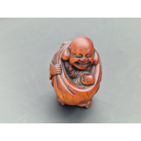 Arts & Armes du Japon HOTEI NETSUKE EN BUIS  SIGNE TOMOCHIKA  -  JAPON PERIODE EDO XIXè {PRODUCT_REFERENCE} - 1