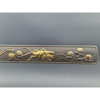 Art du Japon KOZUKA SABRE JAPONAIS TANTO WAKIZASHI KATANA INSECTES CRIQUETS FLEURS  - JAPON PERIODE EDO XIXè {PRODUCT_REFERENCE}