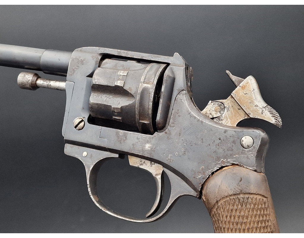 Armes de Poing REVOLVER  1892 CIVIL  par GJ  à Saint Etienne Calibre  8x27R / 8mm 92 ou 8MM 87  -  France XIXè {PRODUCT_REFERENC