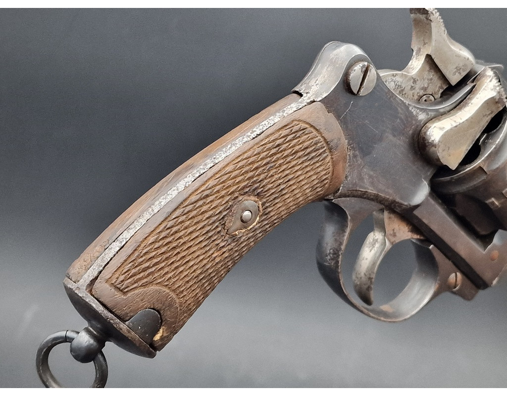 Armes de Poing REVOLVER  1892 CIVIL  par GJ  à Saint Etienne Calibre  8x27R / 8mm 92 ou 8MM 87  -  France XIXè {PRODUCT_REFERENC