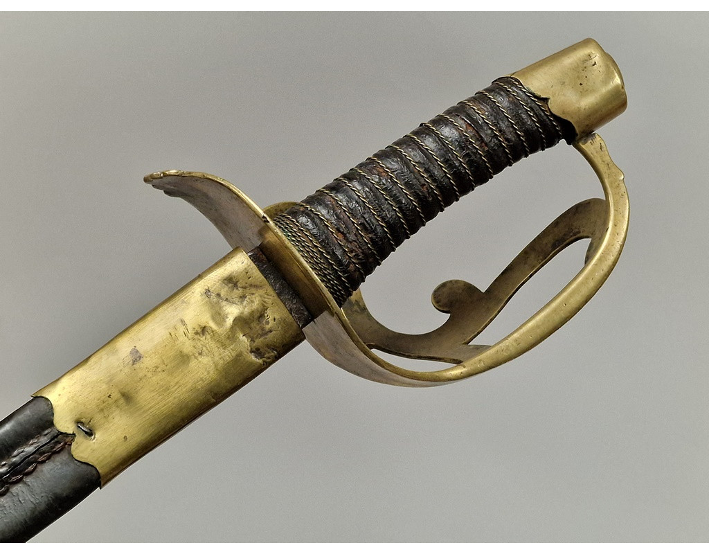 Armes Blanches SABRE DE CAVALERIE ARCO DES CARABINIERS ou GENDARMES MODELE de 1792 à 1801 KLINGENTHAL - FRANCE REVOLUTION DIRECT